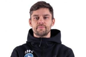 爱沙尼亚主帅：对加图索进行了详细研究，我们要作为团队踢比赛