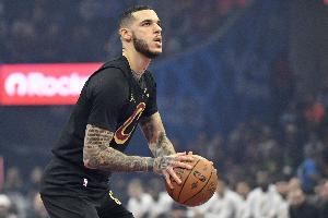 57投20中!大球:我们错失了很多好的三分机会 有空位要果断出手