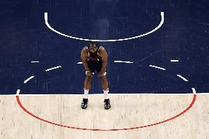 2分钟爆轰12分！哈登首节9分钟17分4板0失误 快船领先10分