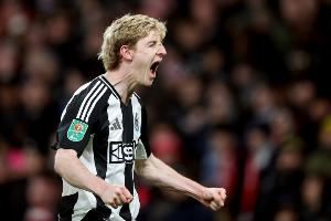 TA:戈登在欧冠和英超的表现两极分化 球员一直受髋部伤势的困扰