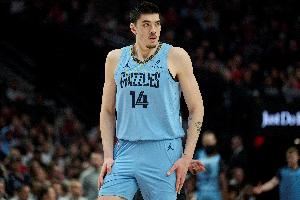 灰熊官方:球队将扎克-埃迪与GG-杰克逊下放至G联盟 训练后召回